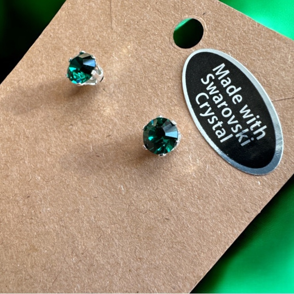 Swarovski Emerald Green Crystal Earrings - Picture 2 of 4